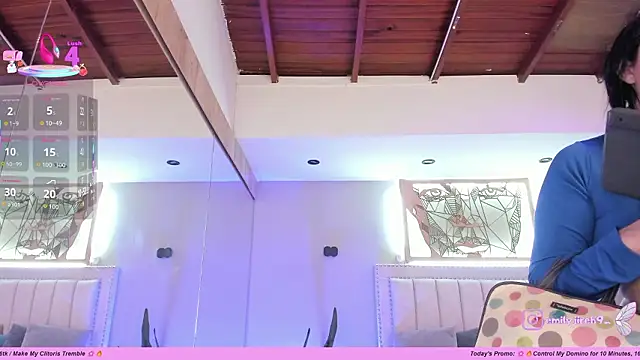 _EmilyJireh_'s cam snapshot