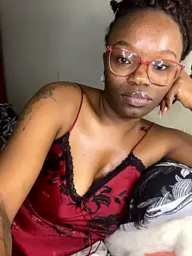 YummyMelanin117's cam snapshot