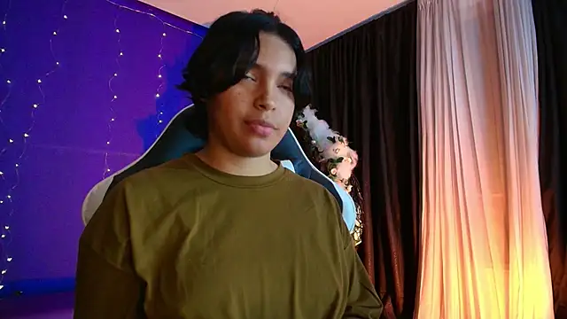 Emmapark_'s cam snapshot