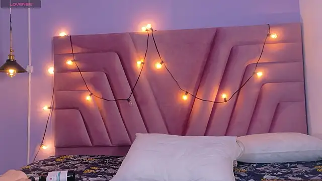 littleebonymommy live sex cam