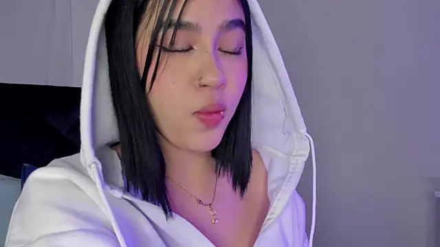 Lily_Woodz's cam snapshot