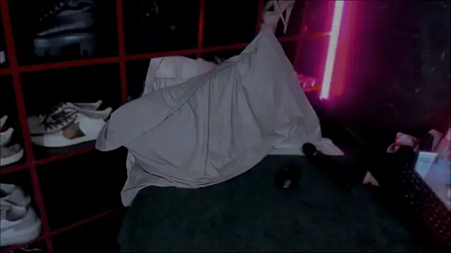 Indianbrownie's cam snapshot