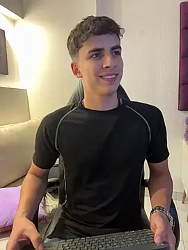 AdrianRinaldi live sex cam