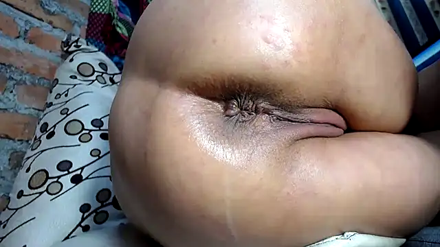 Vanessasweet2304 live sex cam