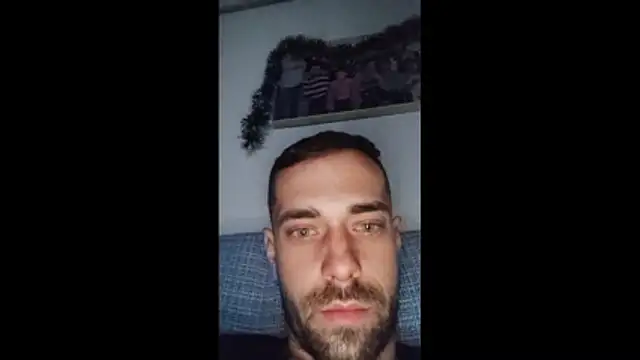 Elchicomalo29 live sex cam