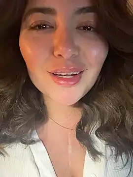 sukhakunis1 live sex cam