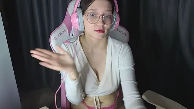 Pink-Aura-'s cam snapshot