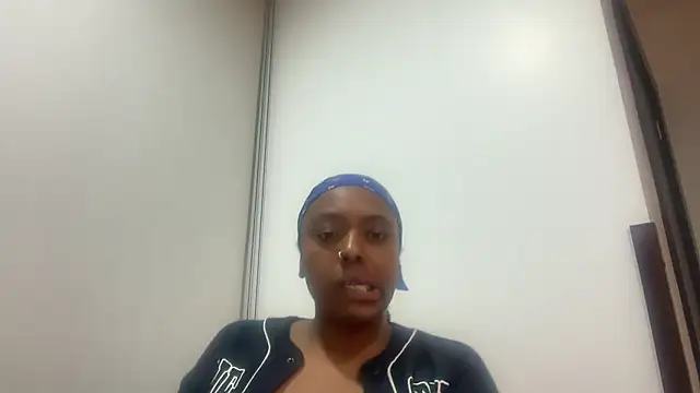 ChocolateCakeQueen live sex cam