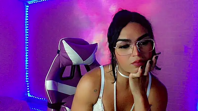 Ms-Zoehans live sex cam