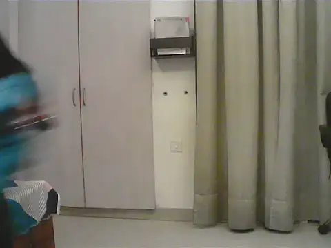 short_girl_ live sex cam