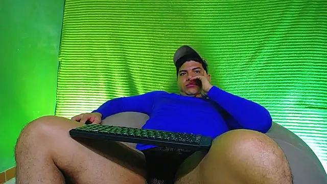 Uriel_Ray live sex cam