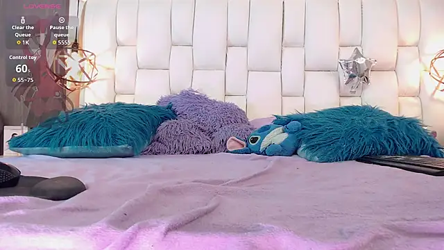 Foxxy_Doll live sex cam