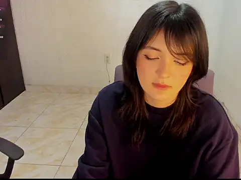 LilyWest19's cam snapshot