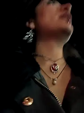 Lila_Desiree live sex cam