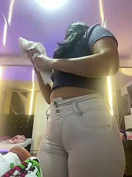 Mia_garcia28 live sex cam