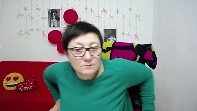 EmilyL0ve's cam snapshot