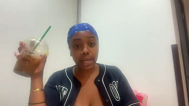 ChocolateCakeQueen live sex cam