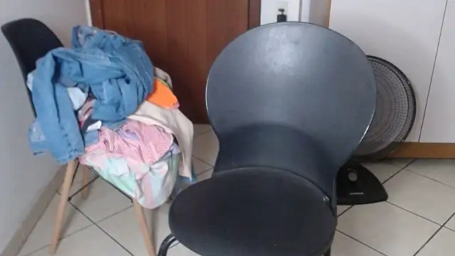 bustycarly live sex cam