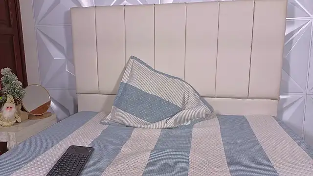 Violeta__Escobar's cam snapshot