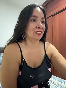 emely_sexx20's cam snapshot