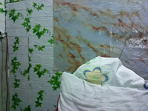 Suckable_leigh's cam snapshot