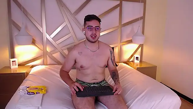 Ethan_Greys's cam snapshot