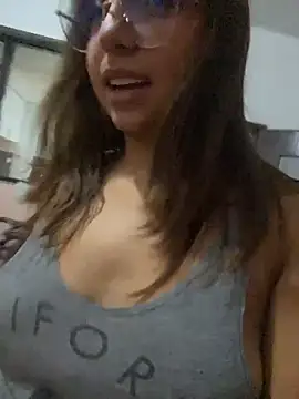 petite_tatis's cam snapshot