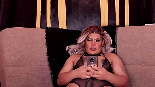 MistressDuhara live sex cam