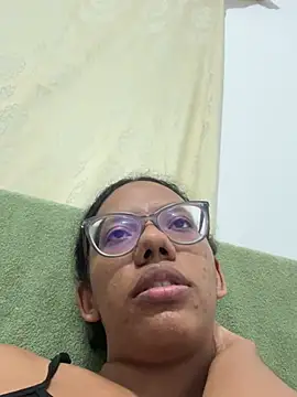 Curly_lily live sex cam