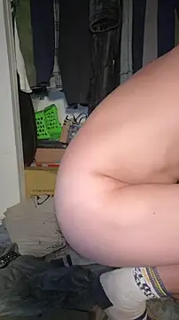 yourdirtysecret_23's cam snapshot