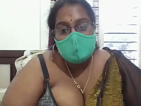 hootypriya live sex cam
