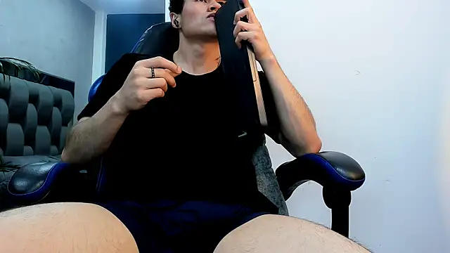 roan_birkin's cam snapshot