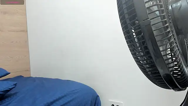 rousemonroe's cam snapshot