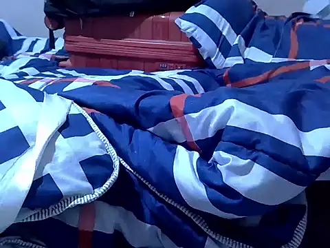 Just_Karu's cam snapshot