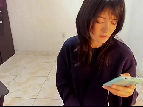 LilyWest19's cam snapshot