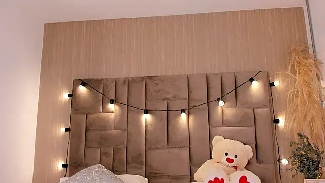 MiiaGreys's cam snapshot