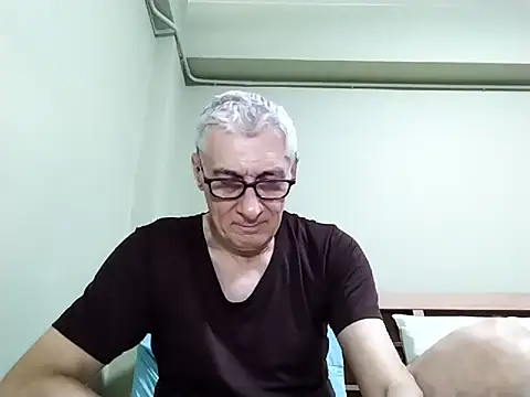 BIGUNCUTHARDCOCK live sex cam