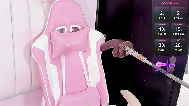 sharlotthe_bigass's cam snapshot