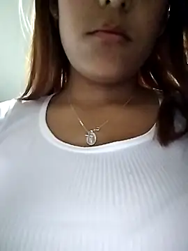 mia_hottie2210 live sex cam