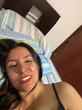 emely_sexx20's cam snapshot