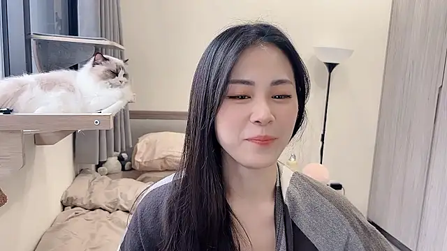 BabyOneDaily's cam snapshot