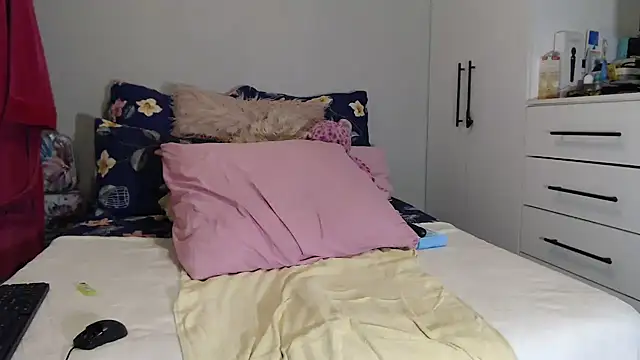 Amberbela live sex cam