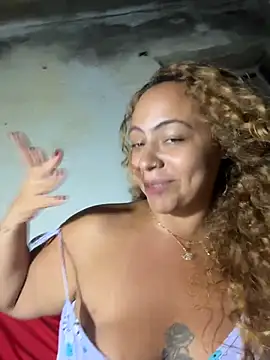 Chloe_Leaozinho's cam snapshot