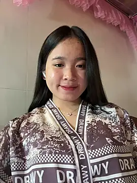 Gwen879 live sex cam