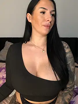 Mia-Bremer live sex cam