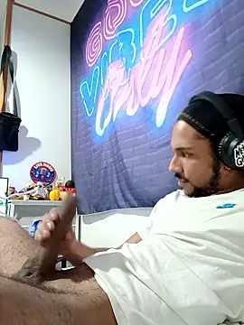 Mikaaa97 live sex cam