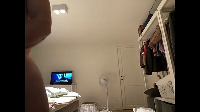 mrbigballs's cam snapshot