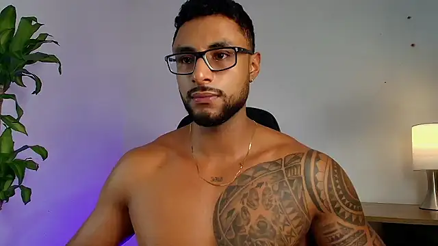 LiamGarcia1 live sex cam