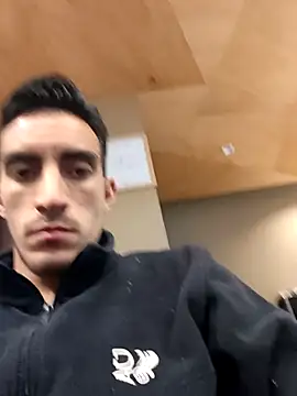 TommyMomentum live sex cam