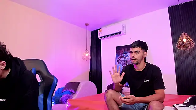 Handsomeboyss19's cam snapshot